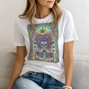 Tarot The Cannabit @ # T-Shirt für Frauen, lustiges Damen-Shirt Mutter Geschenk, lässiges Top, Sweatshirt & Hoodie erhältlich, mystisches Top, spirituell