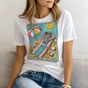 Tarot The Beach Urlaub T-Shirt für Frauen, lustiges Damen Shirt Mama Geschenk, lässiges Top, Sweatshirt & Hoodie erhältlich, mystisches Top, spirituell