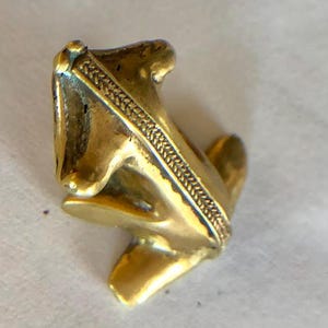 Precolumbian authentic Tairona tumbaga gold copper frog pendant