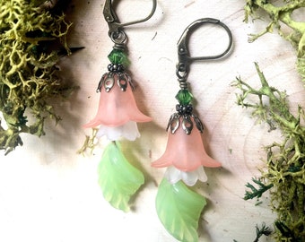 Fairy Flower and Leaf Earrings by MinouBazaar