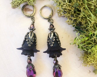 Black Flower Earrings Lucite Gothic by MinouBazaar