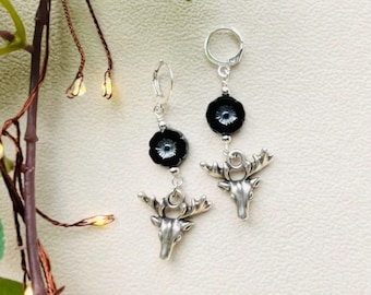 Holiday Deer Earrings by MinouBazaar