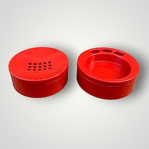 Gedy red soap dish and cup holder set – design Makio Hasuike, Italy 1970s