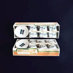 Old stock new - 12 cups + 12 saucers Arcopal Veronica - forget-me-not decor - 80s