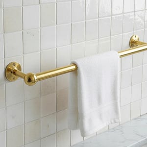 Unlackierte Messing Handtuchhalter, an der Wand befestigte unlackierte Messing Handtuchhalter