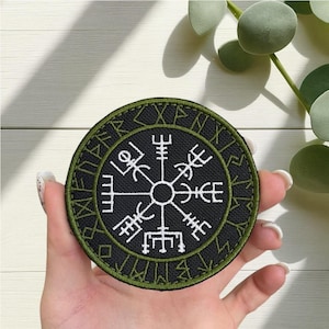 Kompas wikingów – haftowana naszywka Vegvisir | Naszywka do naszycia, prasowania i na rzepy na odzież, plecaki i kurtki