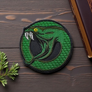 Parche de serpiente bordado / Emblema de víbora verde / Aplicación para coser, planchar y con velcro para ropa