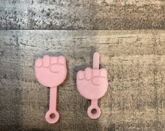 middle finger keychain