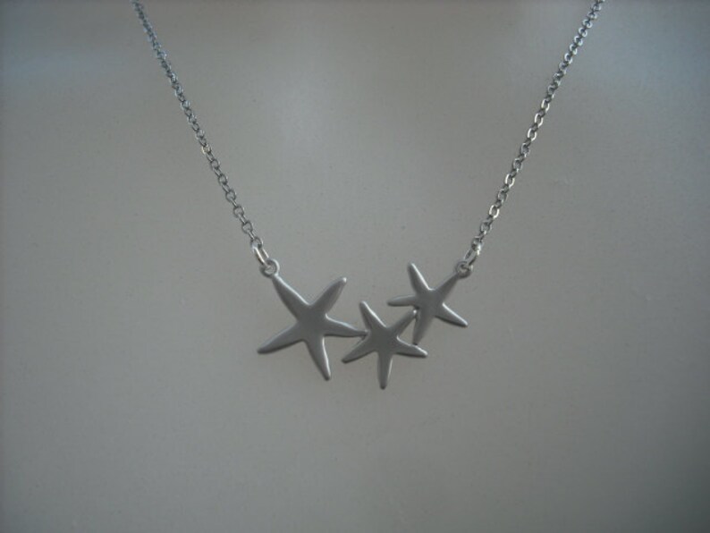 Adorable Triple Starfish necklace Bridesmaids gift, Wedding Gift image 3