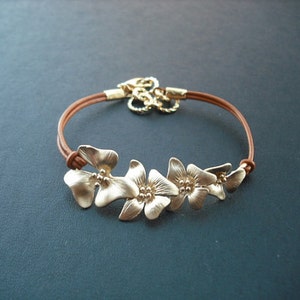 Bridesmaid Bracelet, Silver Bracelet with Fourfold Flowers image 2