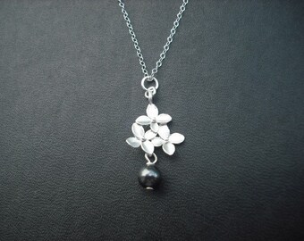 cute little bouquet with pearl necklace- matte white gold plated