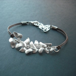 Bridesmaid Bracelet, Silver Bracelet with Fourfold Flowers image 3