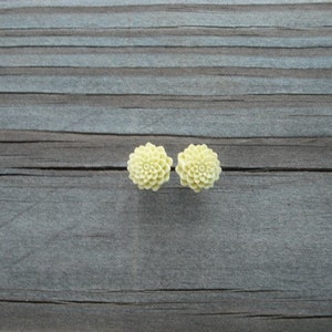 Yellow mum post earring image 3