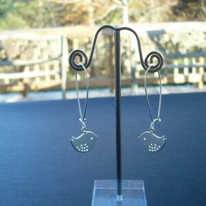love birds earrings matte white gold plated and kidney earwire image 3