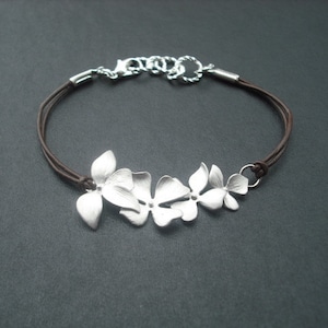 4つ折りの野生の蘭の花のブレスレット