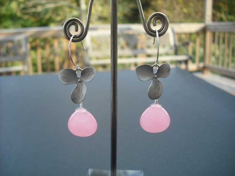 tripple orchid flowers lariat with bubble gum pink smooth jade briolette, bridesmaids gift, wedding gift image 4