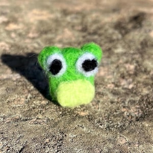 Needle Felted Frog - Wool Felted Animal - Cute Miniature Frog - Frog Lover Gift - Wool Felt Sculpture - Frog Decor- frog stuff