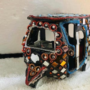 Handcrafted Decorative Rickshaw Model – Miniature Auto Rickshaw Art | Beaded Pakistani Tuk Tuk Home Decor | Unique Cultural Gift