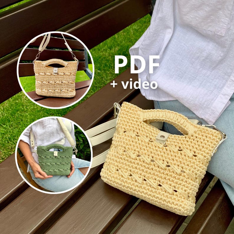 Puede incluir: Un bolso de mano de ganchillo beige con un asa superior y una correa para el hombro desmontable. El bolso tiene forma rectangular con cierre de solapa. La imagen tambi&eacute;n incluye un bolso de ganchillo verde y el texto "PDF + video".