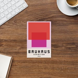 Postal de la exposición Bauhaus cuadrada con parte trasera rosa transparente, arte de la exposición Bauhaus BP43, decoración del hogar inspirada en la Bauhaus