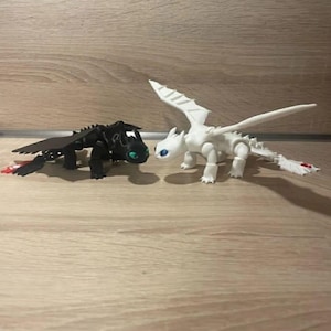 Toothless & Light Fury 3D Figure Set – How to Train Your Dragon Fan Art – Fantasy Dragon Movie Decor Gift