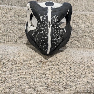 Geschilderd dinosaurusmasker