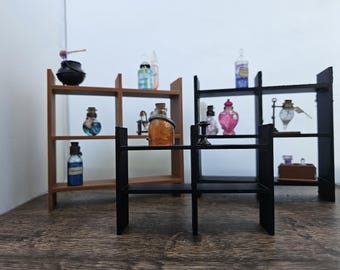Miniverse Displayhylla - Potions & Other Miniature 1:6 Scale Collection Mini Brand Displayhylla - 2 storlekar, flera färger tillgängliga