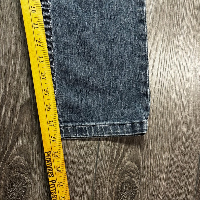 True Religion Straight Leg Jeans Womens 28 Blue Medium Wash Low Rise Made in USA image 8