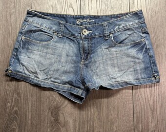Pantalones cortos vaqueros Guess Jeans para mujer, estilo Y2K, de tiro bajo, talla 32, lavado medio, color azul Q019130000