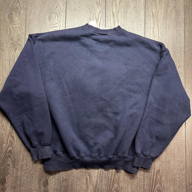 Vintage Disney Store Mens XXL Mickey Mouse Friends Embroidered Navy Sweatshirt image 5