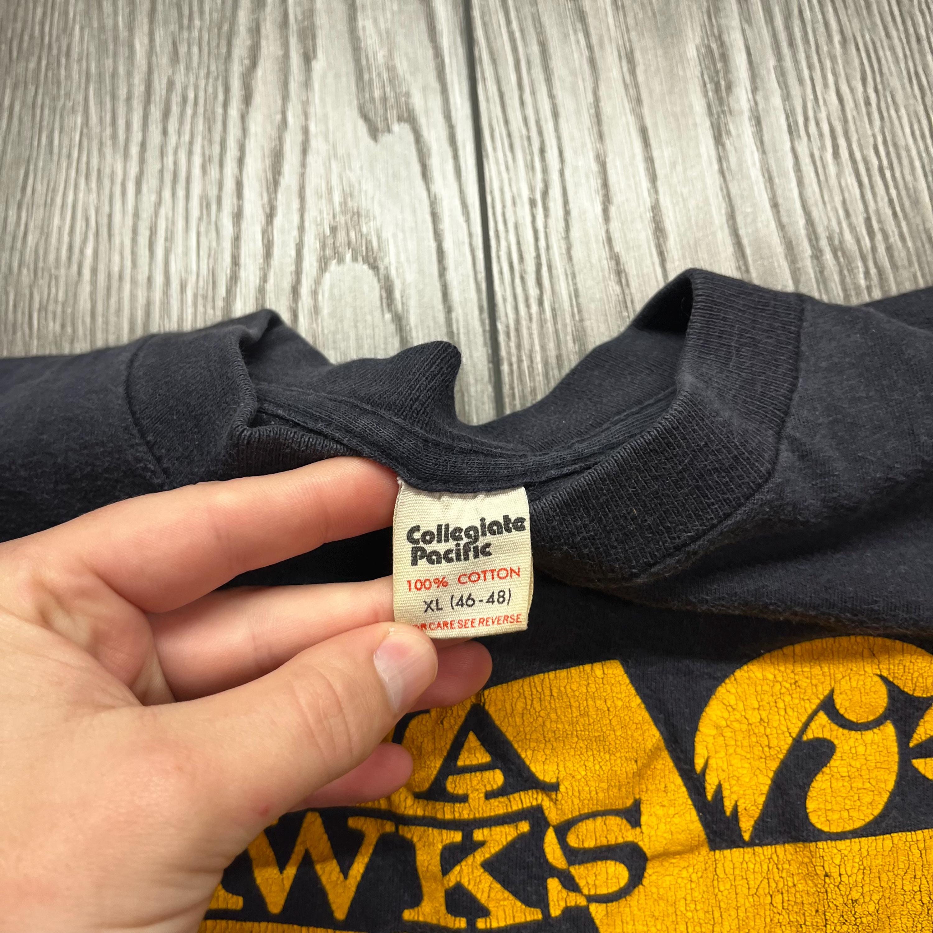 Vintage 1982 Iowa State Hawkeyes Peach Bowl Shirt Black Tee Medium 