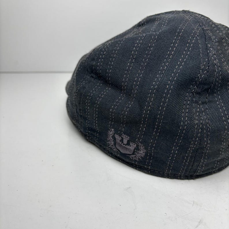 Casquette plate noire à fines rayures pour homme Goorin Bros, chapeau lierre avec écusson brodé, taille moyenne image 3