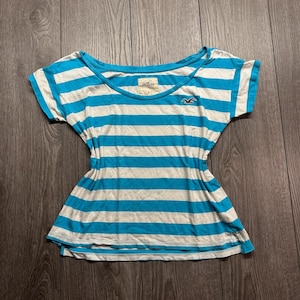 Top Hollister para mujer, talla mediana, azul y blanco, manga corta, cuello redondo, estilo Y2K.