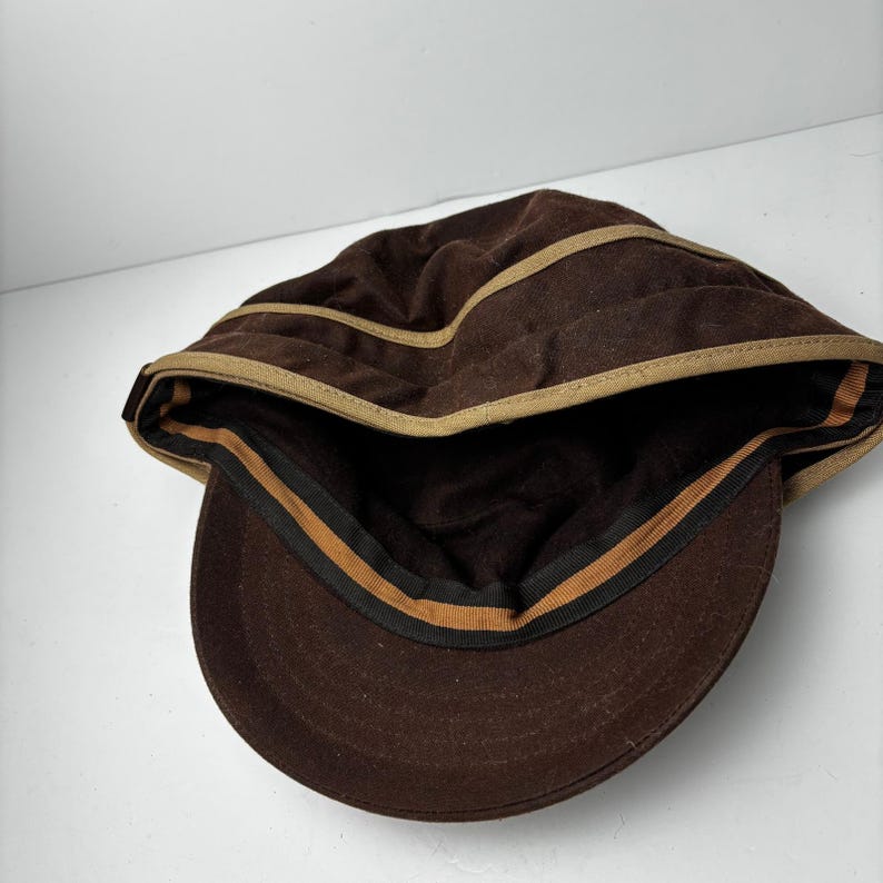 Cappello da cadetto Kangol Brennan in cotone cerato, marrone, con paraorecchie, taglia media CA23-3DJ-SE1 immagine 3