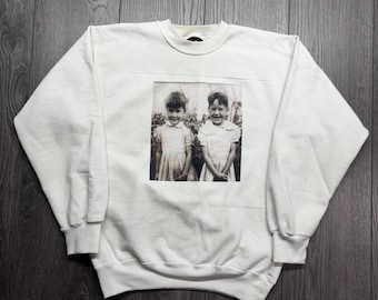 Sudadera blanca con estampado gráfico de retrato vintage para jóvenes (tallas 14-16) - Hecha en EE. UU.
