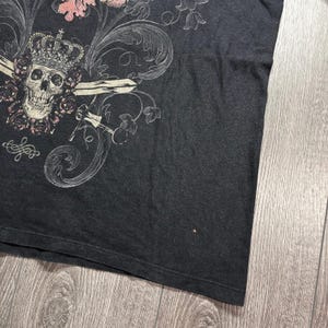Avirex Mens XL Graphic T-Shirt Black Skull Fleur De Lis Crown Y2K Streetwear image 3
