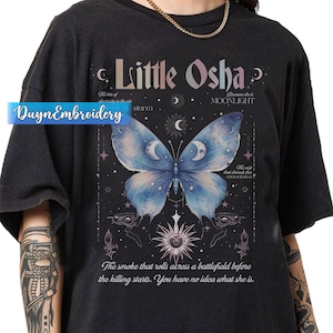 Vintage jaren 90 grafische stijl Little Osha Butterfly T-shirt, op Saeris Fane Kingfisher geïnspireerd sweatshirt, Moederdag Quicksilver Callie Hart