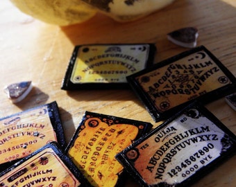 Mini Ouija Boards Size IV TINY - Witchy Party Favors, Dollhouse Spooky Decor (6-Pack)