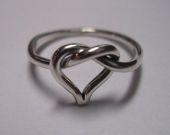 Valentine Ring. Beautiful Heart Shaped Love Knot Ring