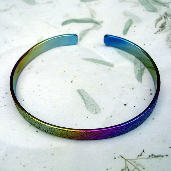 Niobium Bracelet in a Rainbow of Colors and a Light Mock Pavé ™ © Textured Finish