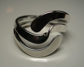 Energy Ring™  - Wave with Closed Wings in Various Metals