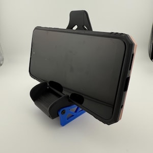 Vom Rennsitz inspirierter Telefon- und Tablet-Ständer - Universell passend für Geräte bis zu 11 Zoll – Stilvoll, robust und perfekt für Gamer und Köpfe!