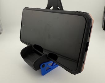 Stojak na telefon i tablet z fotelem wyścigowym: akcesorium na biurko dla gracza