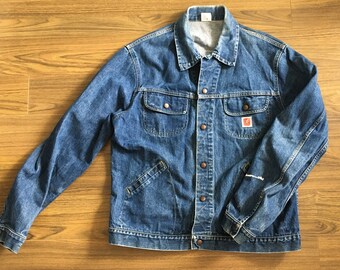 Vintage 1980s Canadian GWG denim trucker snap button jean jacket. Size 46L