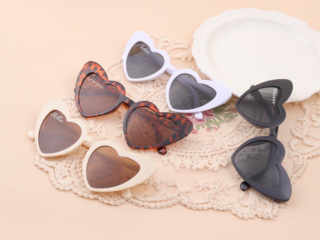 2 Canards Couineurs Déco Mariage Personnalisables - Avec Accessoires (voile, Lunettes Cœur...) - Cadeau Humoristique Pour Couple