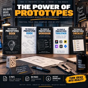 Könnte beinhalten: Ein digitales Ressourcenpaket mit dem Titel The Power of Prototypes, bestehend aus fünf spiralgebundenen Heften: Book, Guide, Workbook, Toolstack und Checklist. Das Set enthält einen schwarzen Becher mit Text, ein schwarzes Notizbuch, ein 3D-Druck-Objekt und einen Messschieber.