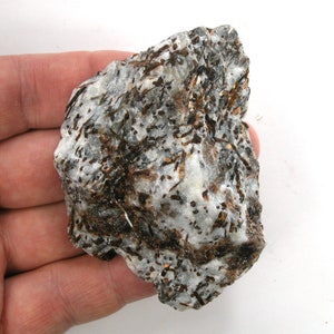 DVH 121g Astrophyllite Specimen Druzy Fireworks Stone for Wirewrap 76x53x25mm (5200)