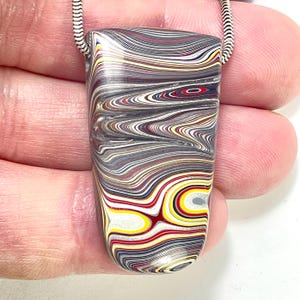 PCH Chatoyant Corvette Fordite Perlenanhänger Bowling Grün Ass. 40x22x9mm (6378)