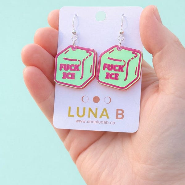 Boucles d'oreilles F*ck ICE | Bijoux rose fuchsia anti-glace | Boucles d'oreilles déclaration politique | Cadeau militant | Boucles d'oreilles radicale gauche