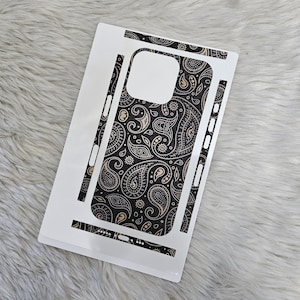 カスタマイズ可能なデザイン 3M マットスキンラップ iPhone 11 Pro Max、12 Pro Max、13 Pro Max、14 Pro Max、15 Pro Max、16 Pro Max Plus 用 RAW 画像